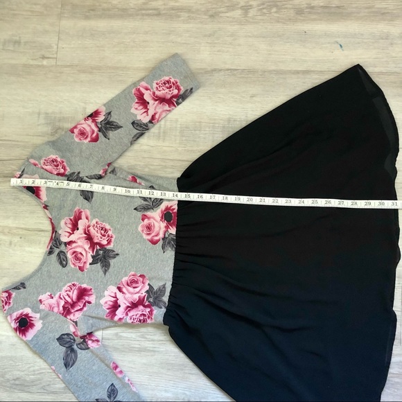 LIKE NEW H&M Floral Mini Dress with Chiffon 4 - Picture 5 of 8